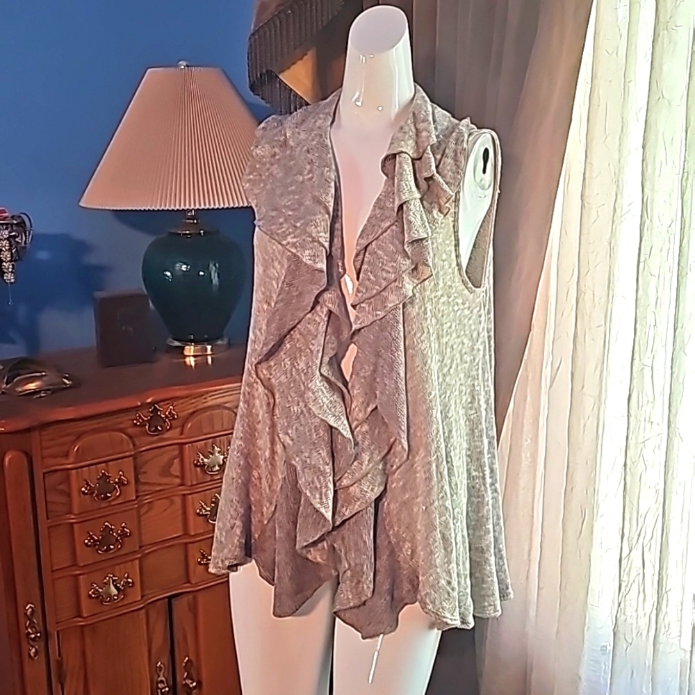 Ruffled Knit Vest